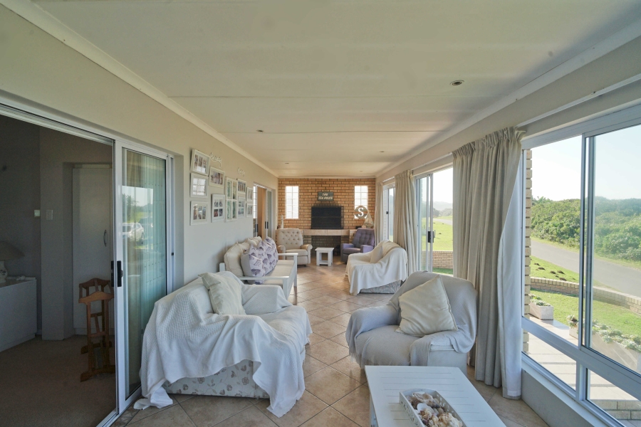 5 Bedroom Property for Sale in Kaysers Beach Eastern Cape